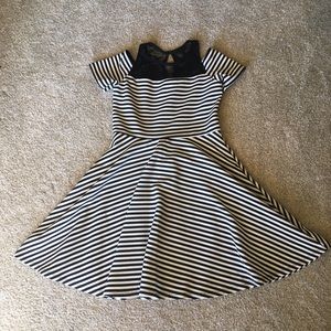 Ava & yelly kid’s dress